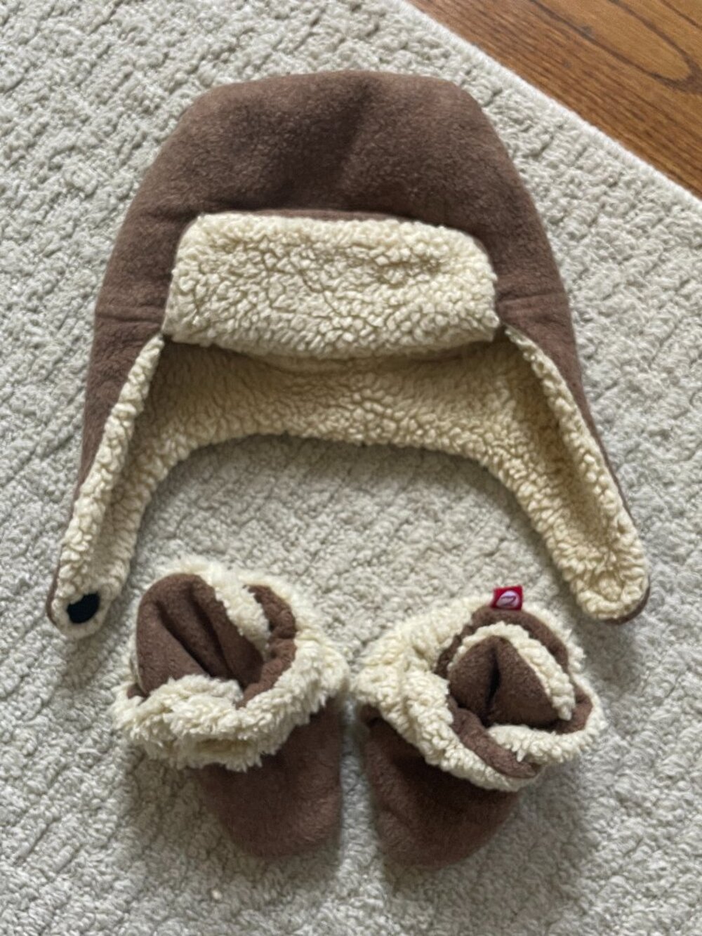 Zutano fleece hat and booties